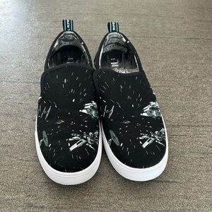 Toms Star War’s shoes woman’s Sz 9. Never worn, just tried on